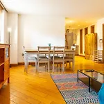 Bright & Modern 2Br - Chapel Conversion