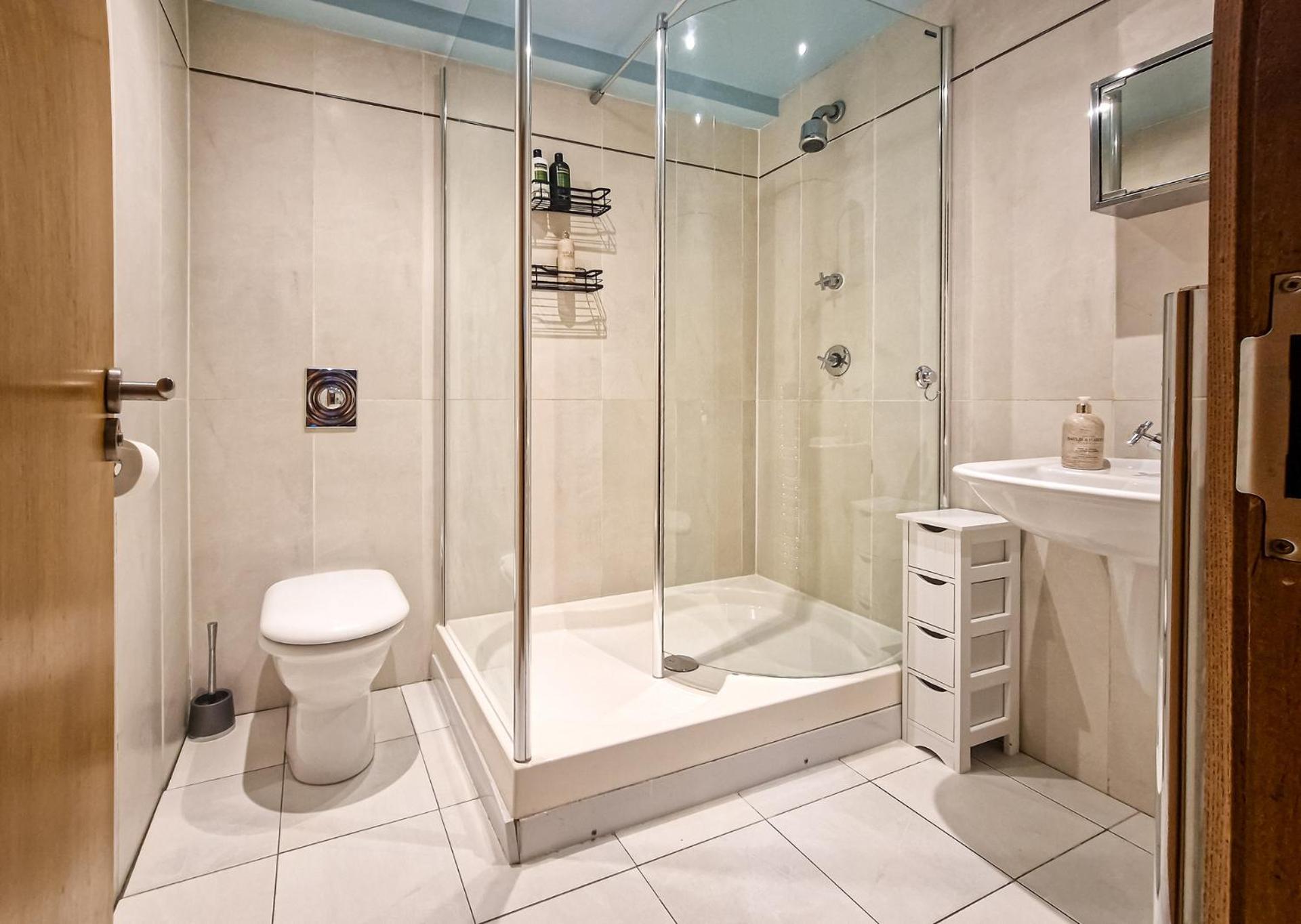 Bright & Modern 2br - Chapel Conversion Birmingham